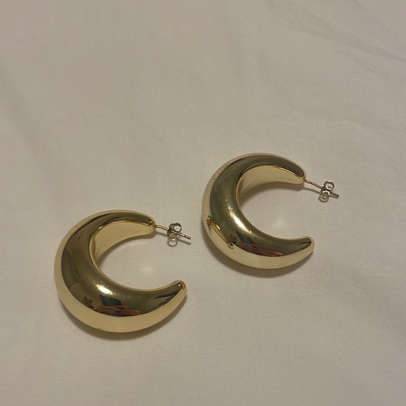Shashi Tsuki Hoop Earrings - Gold - Picture 2 of 3